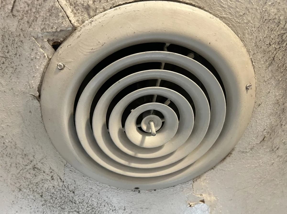 The same round supply diffuser after cleaning